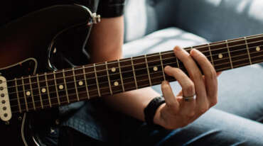 Cómo improvisar solos usando la escala pentatónica en la guitarra