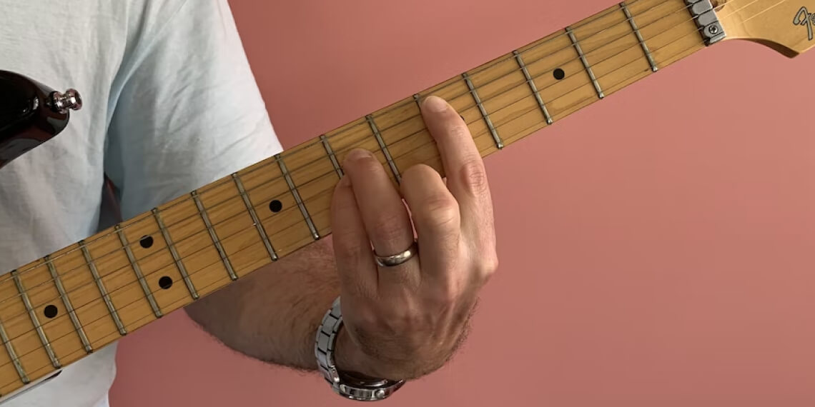 Cómo memorizar las notas en la guitarra (dos métodos)