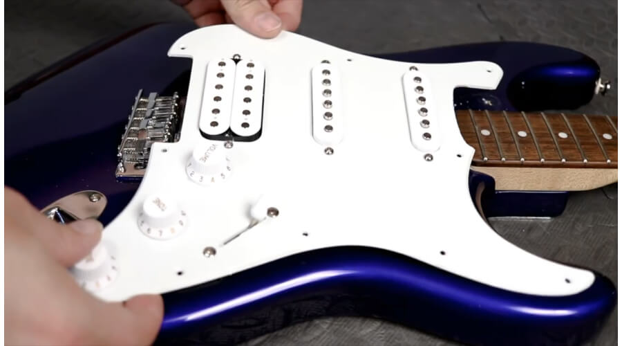 mejor guitarra stratocaster para principiantes