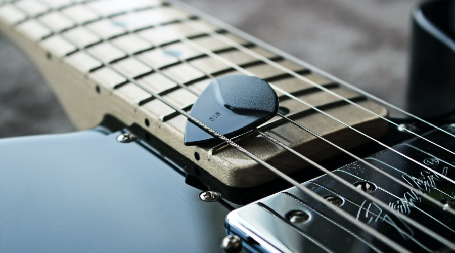 Descifrando el Enigma: ¿Qué Púa de Guitarra es la Ideal?